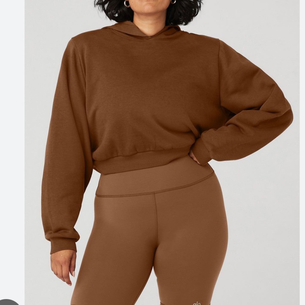 ALO | Cropped Headliner Shoulder Pad Hoodie - Picture 8 of 14
